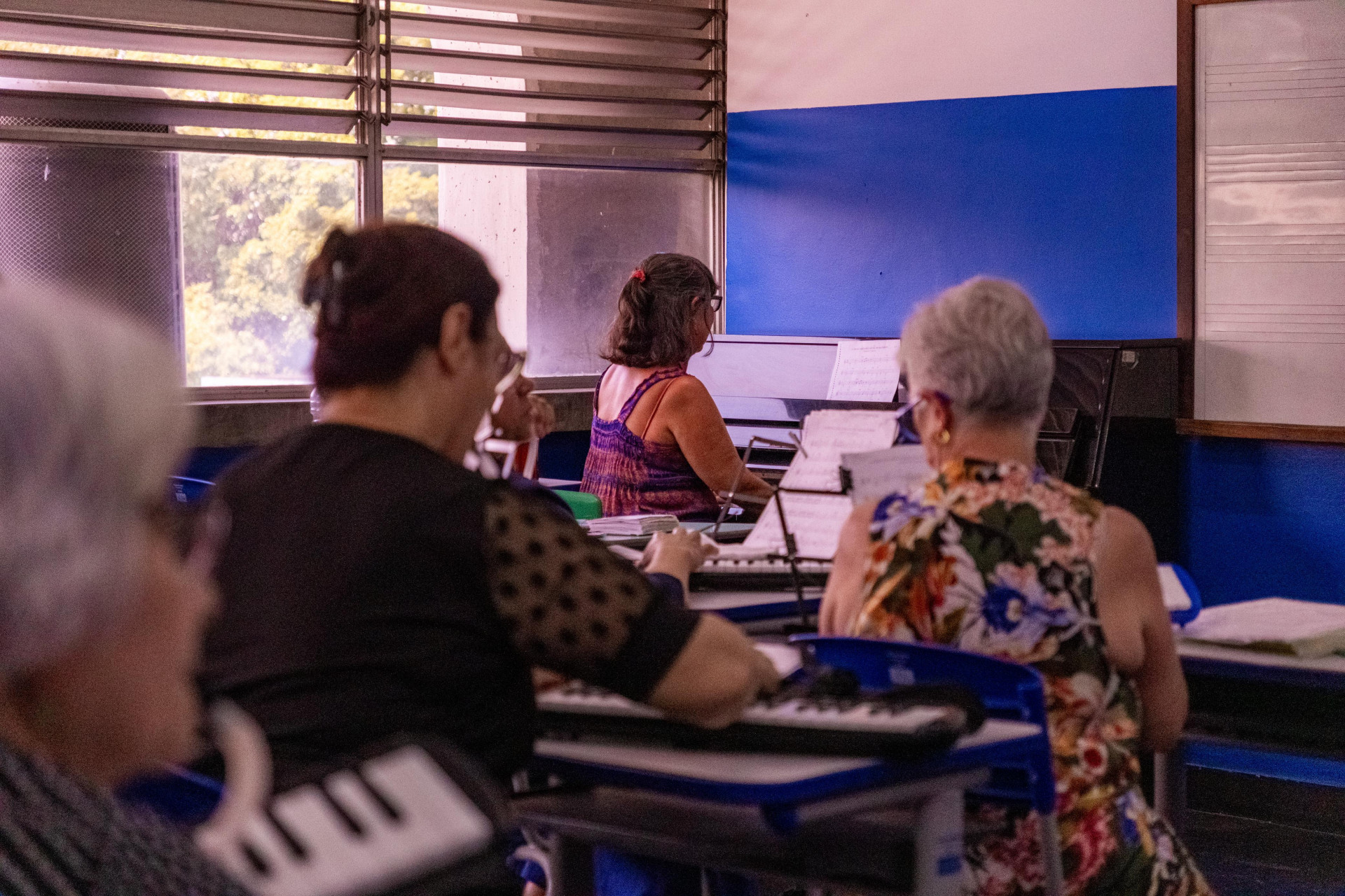 A primeira turma é de musicalização com a escaleta, a outra aprofunda os conhecimentos musicais na escaleta e há o grupo da seresta - Divulgação / PMN