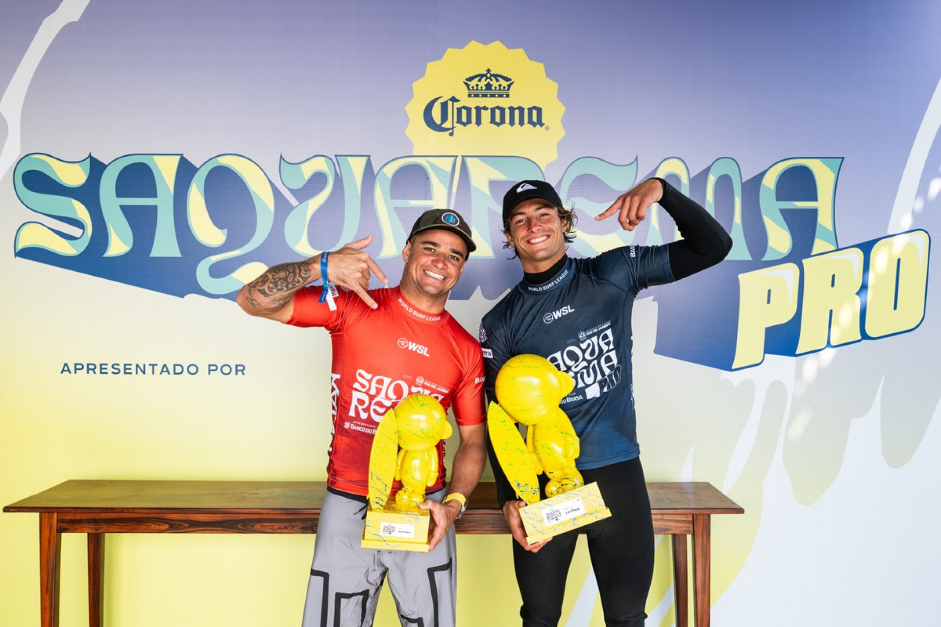 Deiviid Silva vice-campeão na final com o francês Marco Mignot na quarta-feira (16) - Thiago Diz/WSL