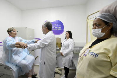 Outubro Rosa: Diagnóstico precoce e cirurgia ajudam enfermeira a superar o câncer de mama