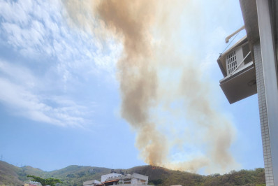 Incêndio atinge vegetação na Grajaú-Jacarepaguá