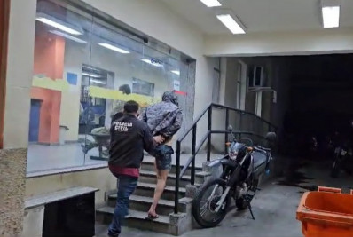 Soldador é preso por fabricar anabolizantes com receitas da internet e vender em academias