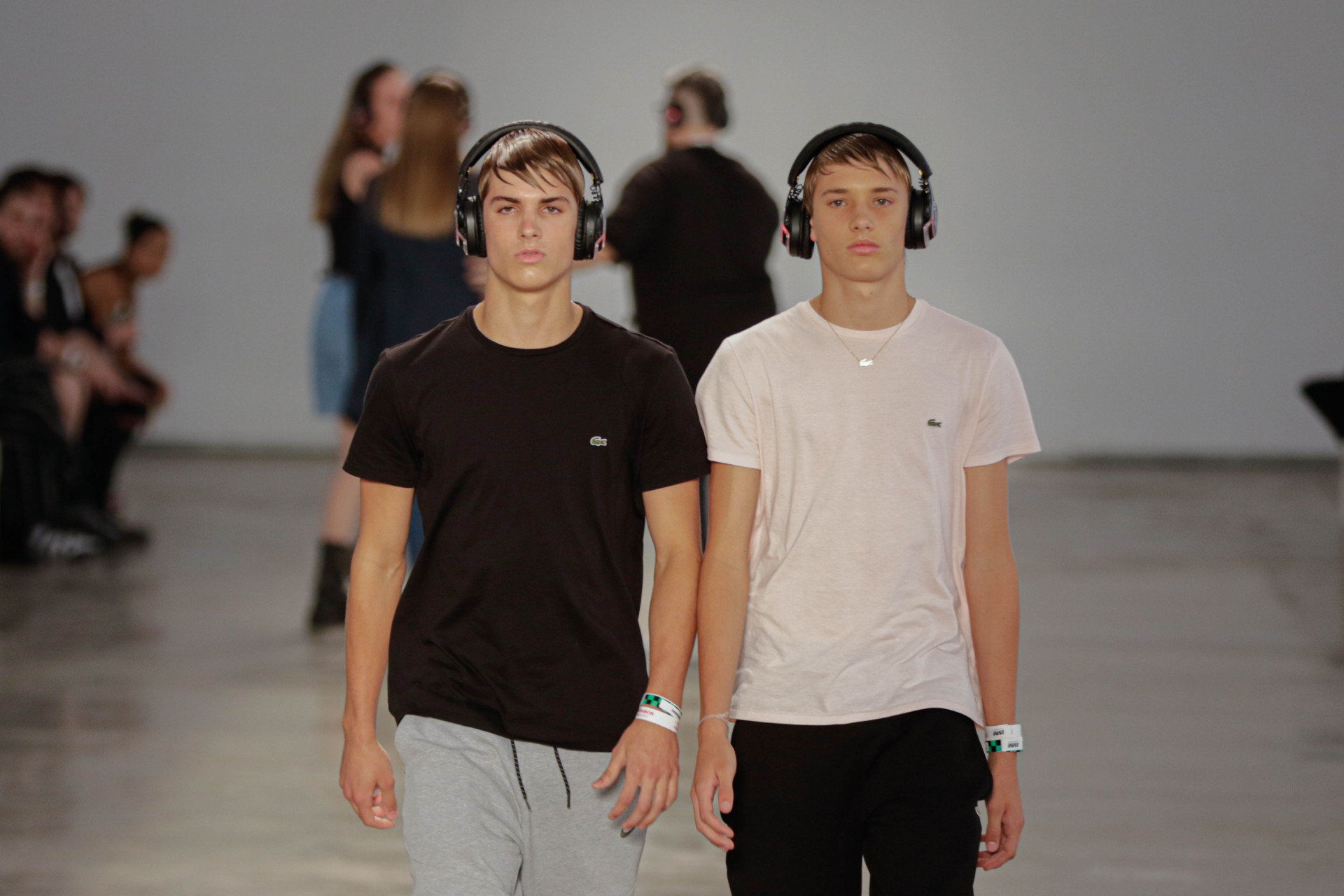 João e Francisco desfilando no SPFW - Van Campos/AgNews