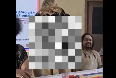 Vídeo: historiadora mostra partes íntimas e faz dança erótica durante palestra na UFMA