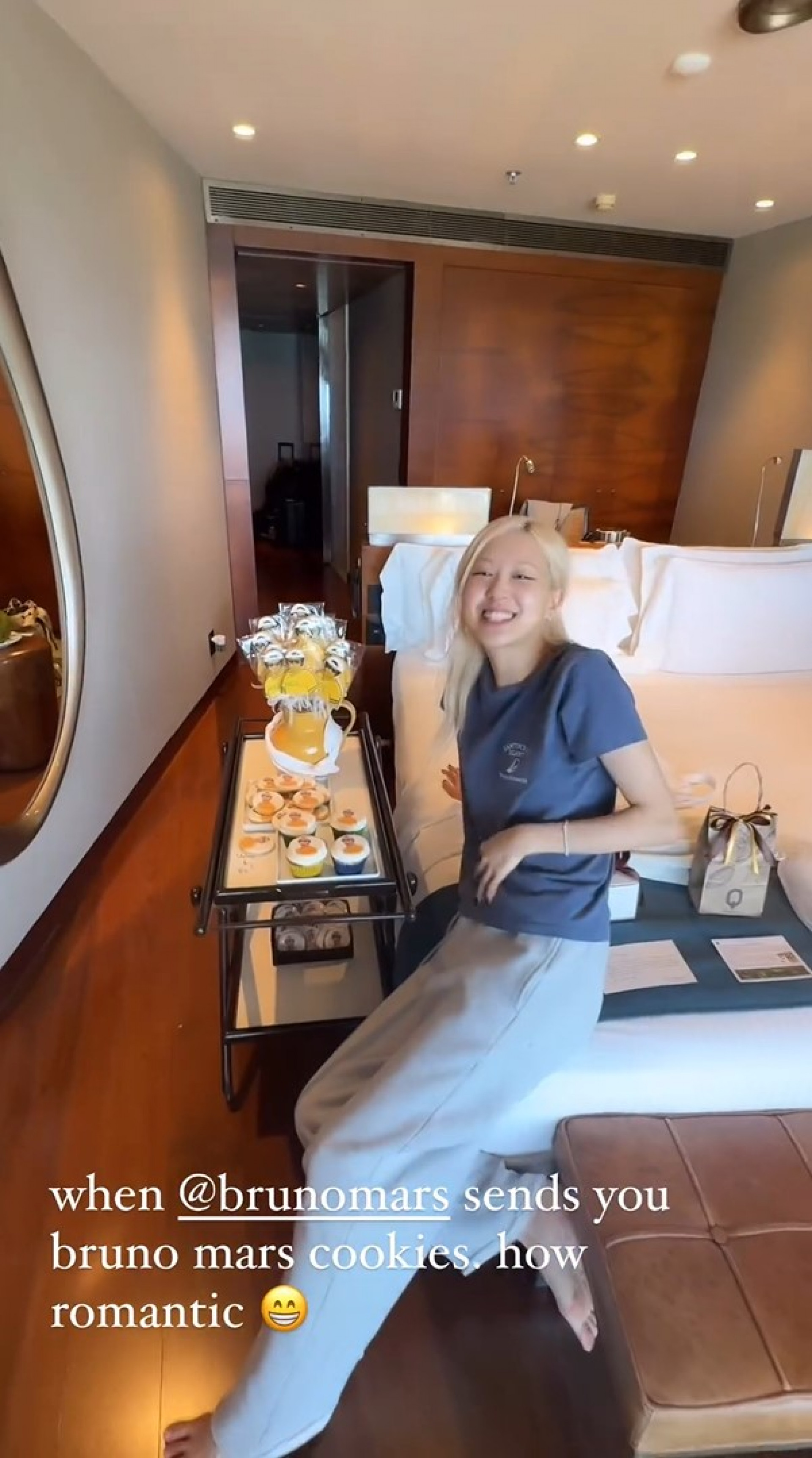 Bruno Mars presenteia Rosé com biscoitos temáticos do Brasil - Reprodução / Instagram