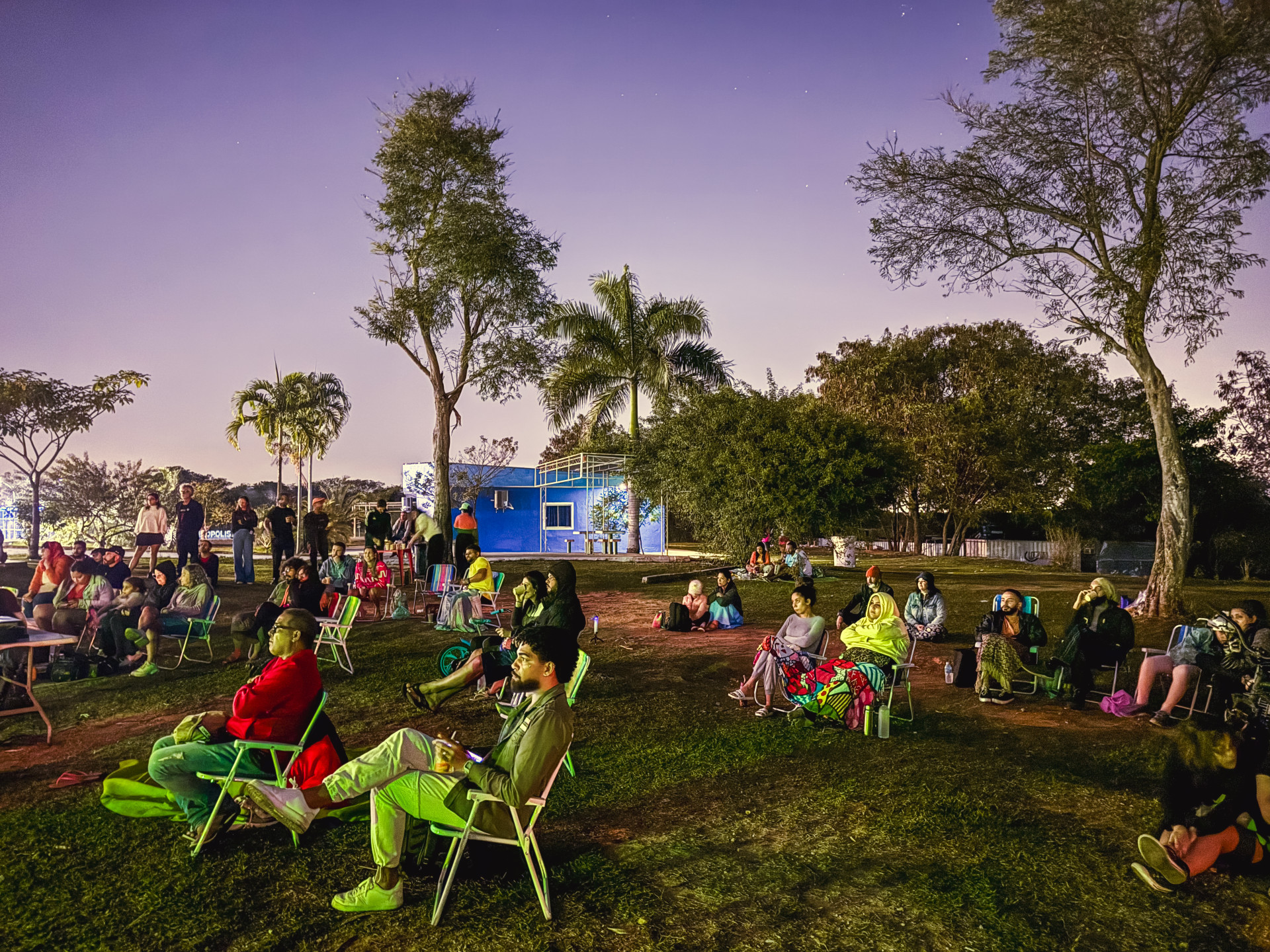 O evento convida todos para um domingo de exibições, levando cangas e cadeiras de praia. A sessão oferecerá pipoca e bebidas gratuitamente.  - Giulia Nascimento / PMN