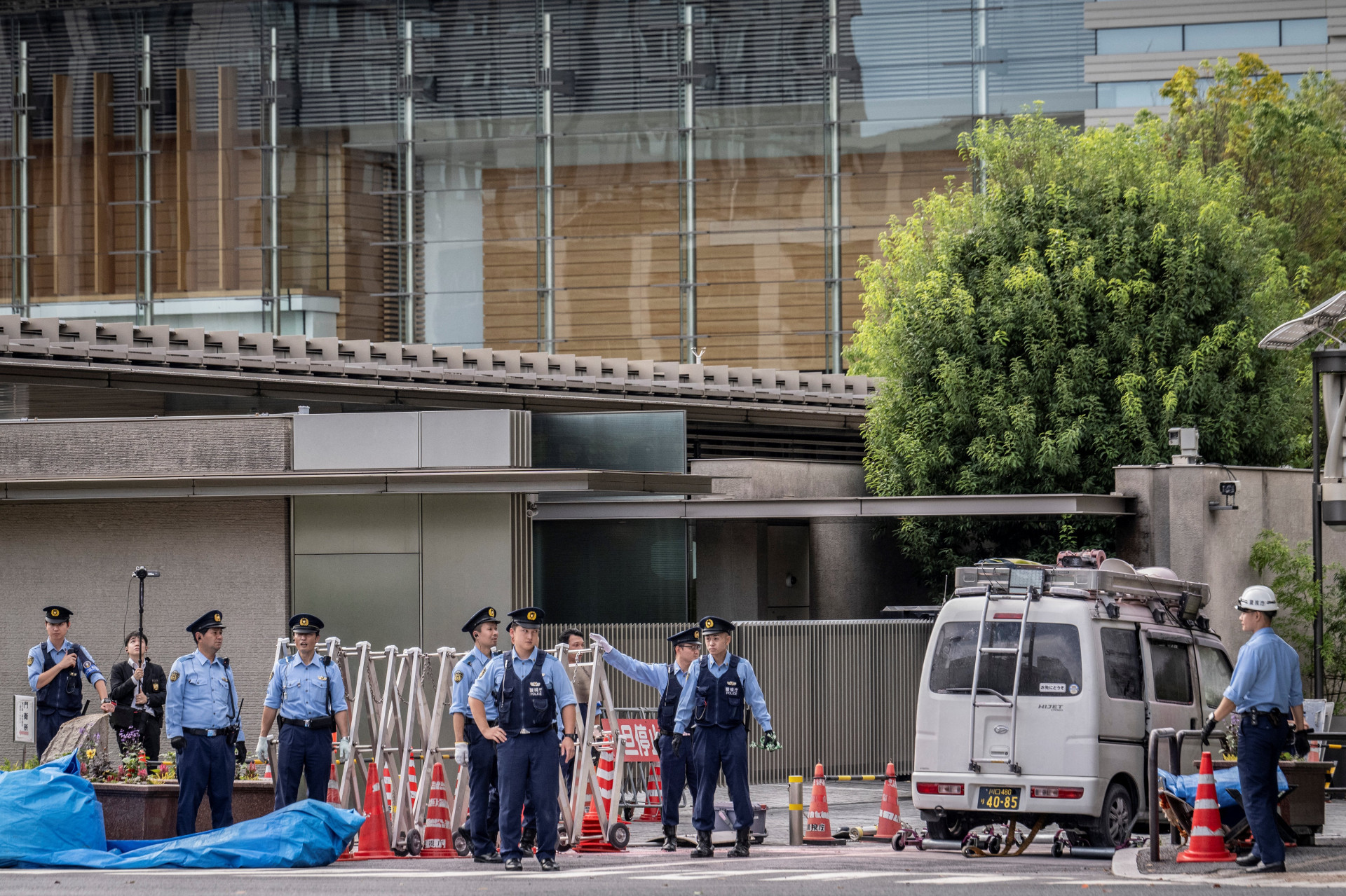 Policiais japoneses realizaram perícia no local do atentado - Yuichi Yamazaki/ AFP