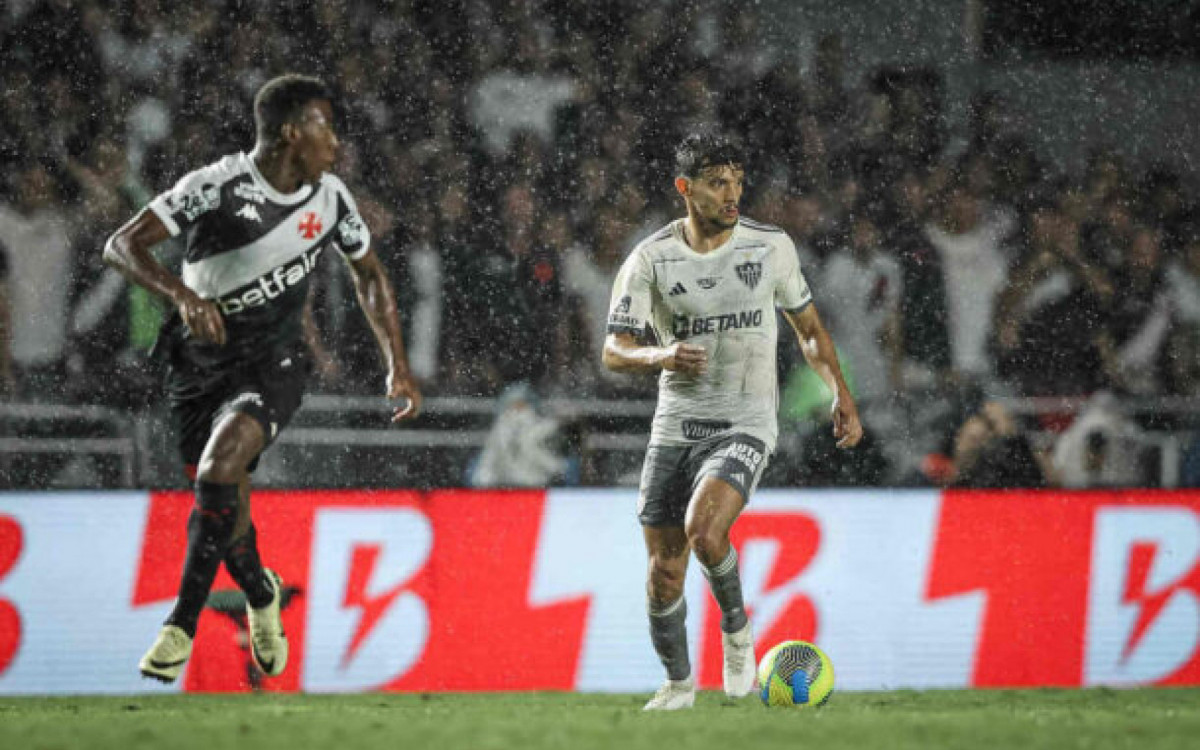 Hulk marca, Galo arranca empate com Vasco e vai à final da Copa do Brasil