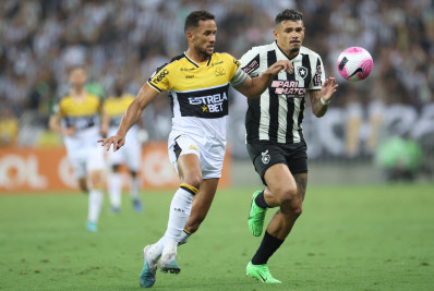 Tiquinho analisa empate do Botafogo, mas já pensa na Libertadores: 'É guerra'