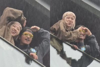 Rosé e Bruno Mars surgem em varanda de hotel no Rio e interagem com fãs 