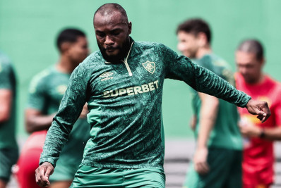 Fluminense encaminha renovação com Manoel e 'fecha' defesa para 2025