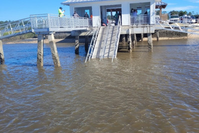 Queda de passarela de cais nos EUA deixa pelo menos sete mortos