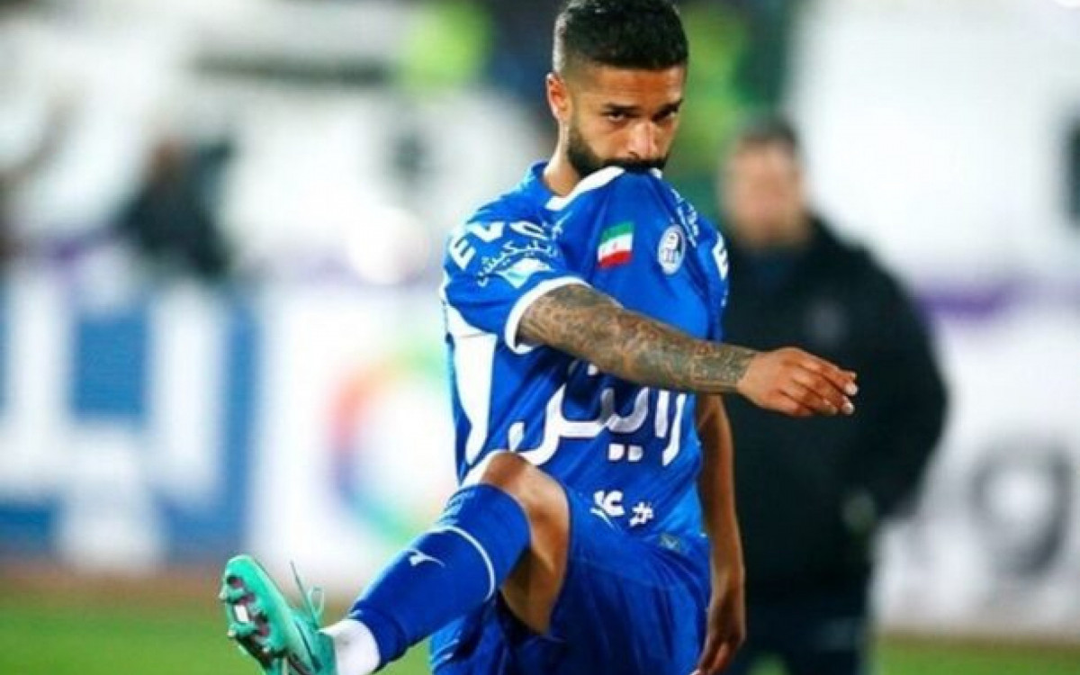 Jogador iraniano é suspenso por seis meses por exibir tatuagem