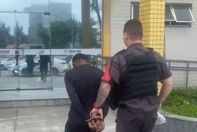 Traficante é preso com cocaína, crack e maconha em Rio das Ostras