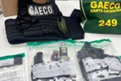 Polícia prende praça do exército e suspeito de assassinato de punk em ação contra neonazistas