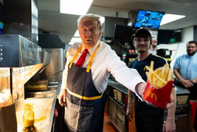 Vídeo: Trump frita batatas no McDonalds em provocação a Kamala Harris; entenda