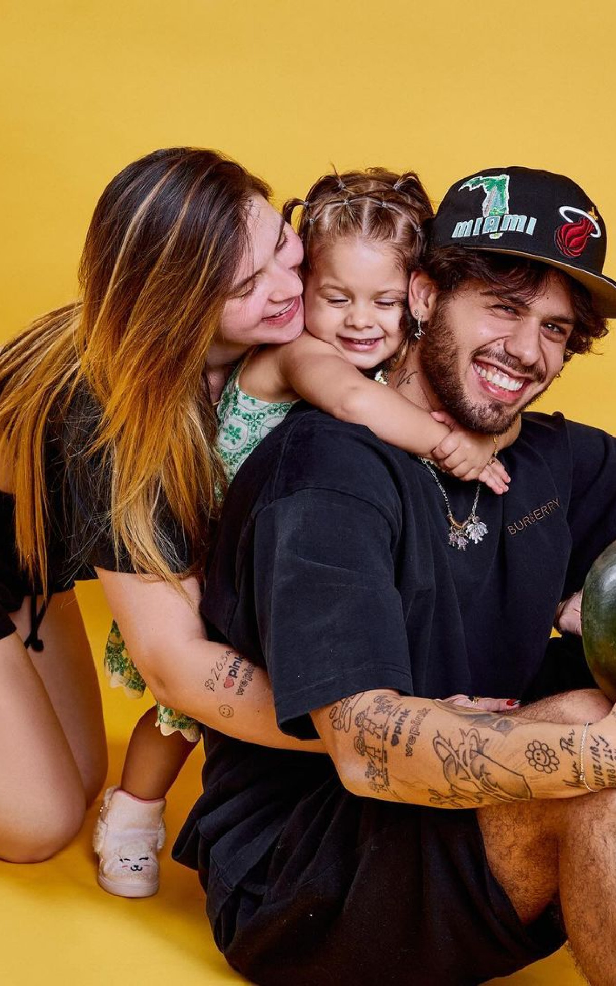 Virginia e Zé Felipe posam com Maria Flor - Reprodução/Instagram