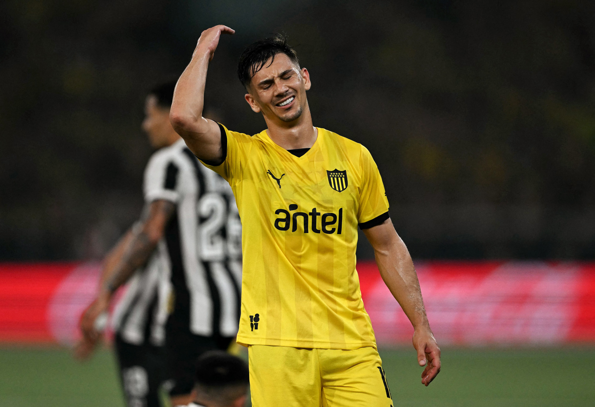 Botafogo e Peñarol se enfrentaram no Nilton Santos - AFP