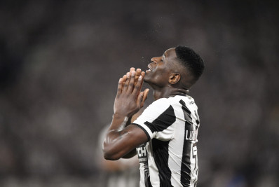 Luiz Henrique destaca 'paciência' do Botafogo no segundo tempo e prega humildade após goleada