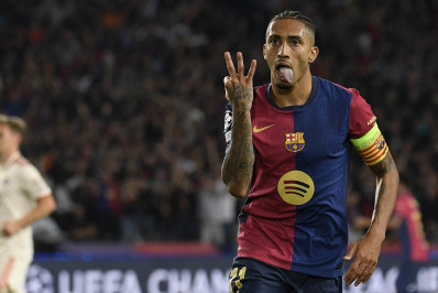 Com show de Raphinha, Barcelona goleia o Bayern pela Liga dos Campeões