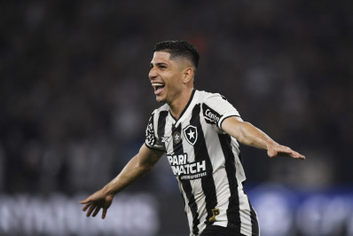 Destaque do Botafogo, Savarino é convocado pela Venezuela