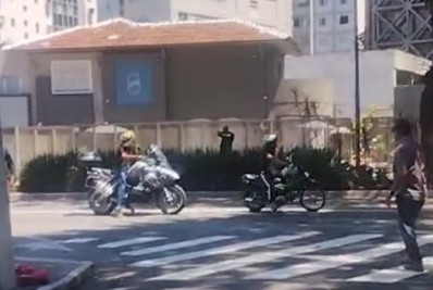 PM aposentado atira em adolescente suspeito de assalto em SP; Vídeo