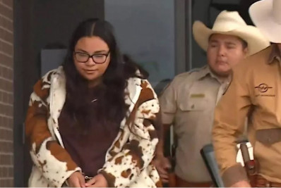 Presa por fazer sexo com 12 alunos, professora diz que está grávida