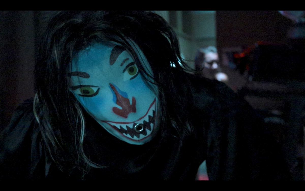 Bate-bola promete aterrorizar personagens do filme de terror 'Sala Escura' - Bernardo Jardim/Divulgação