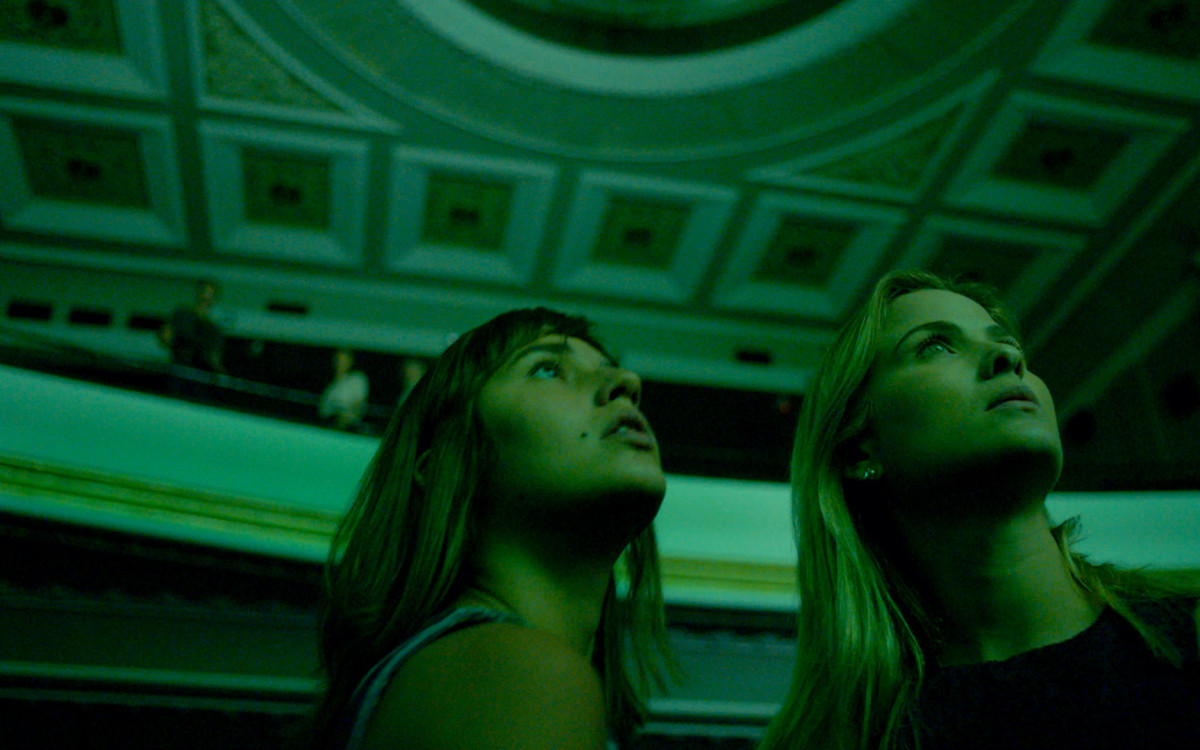 Sofia Malta e Luiza Valderato em cena do filme 'Sala Escura' - Bernardo Jardim/Divulgação