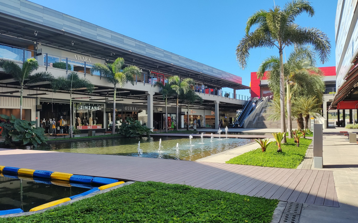 Quem chega no Outlet Premium Rio de Janeiro se surpreende com sua arquitetura