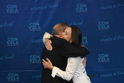 Opositores de Maduro recebem prêmio do Parlamento Europeu