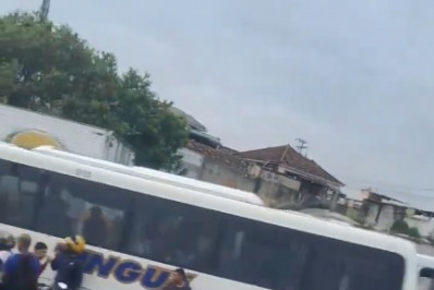 Operação no Complexo de Israel interdita Avenida Brasil e afeta trens