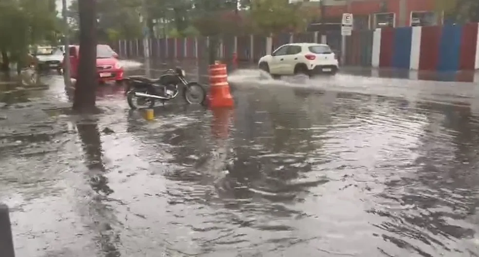 Após temporal em Resende, jovem leva choque elétrico na rua