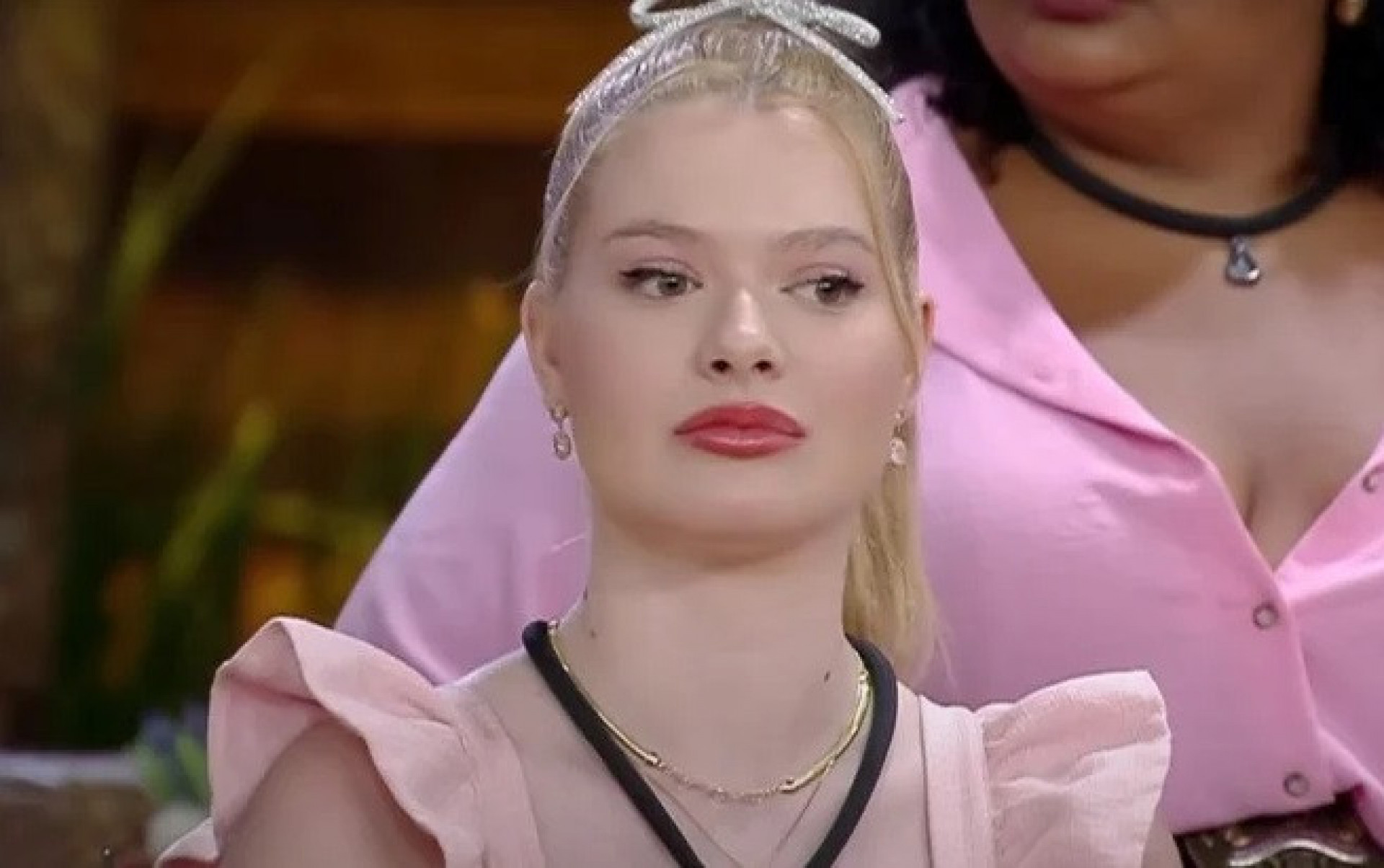 Julia Simoura enfrenta 5ª roça de 'A Fazenda' ao lado de Fernando e Luana - Reprodução/Internet