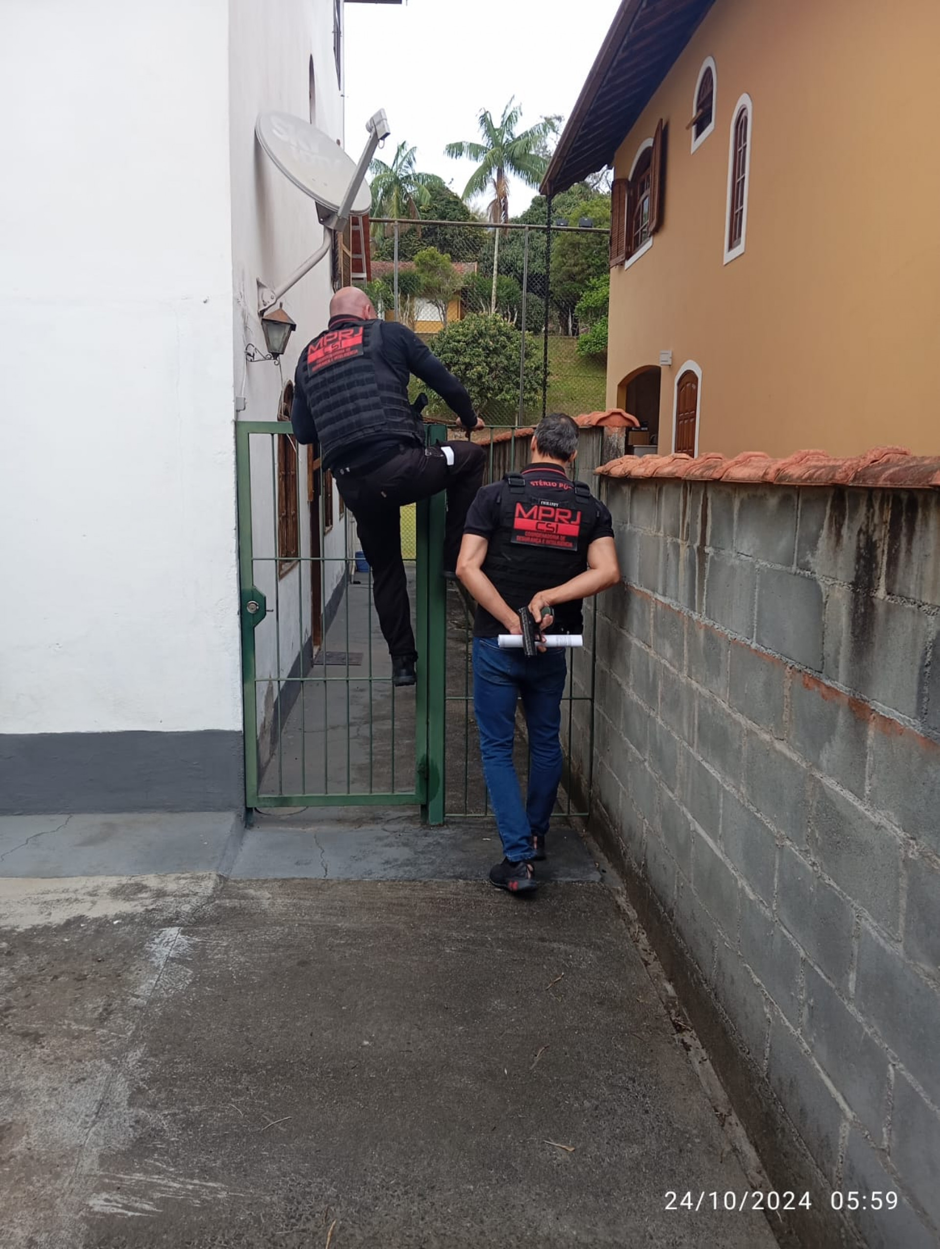 Ação está sendo realizada pelo Grupo de Atuação Especializada de Combate ao Crime Organizado do MPRJ - Divulgação/MPRJ