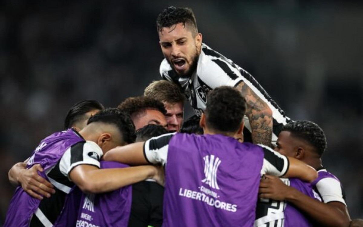 Com goleada, Botafogo atinge marca de campeões da Libertadores