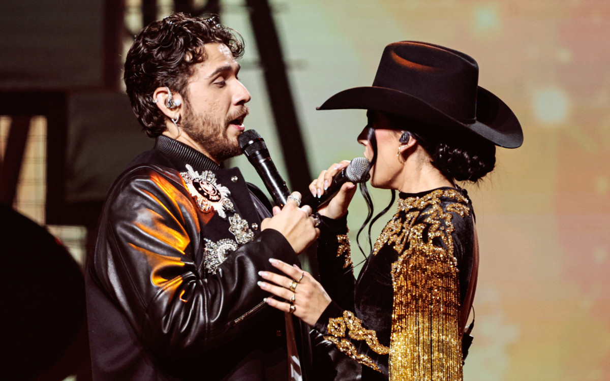 Ana Castela participa da gravação do novo DVD do namorado, o também sertanejo Gustavo Mioto