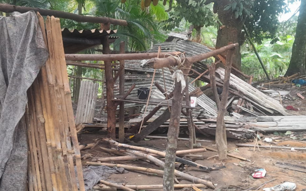 Destruição do vento na aldeia Sapukai