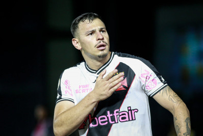 Hugo Moura, do Vasco, vive temporada com mais participações em gols na carreira