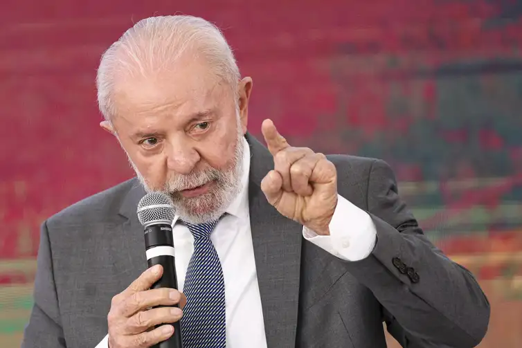 Lula: Vejo muitas festas do governo que gastam para financiar artistas; nunca vi para maracatu