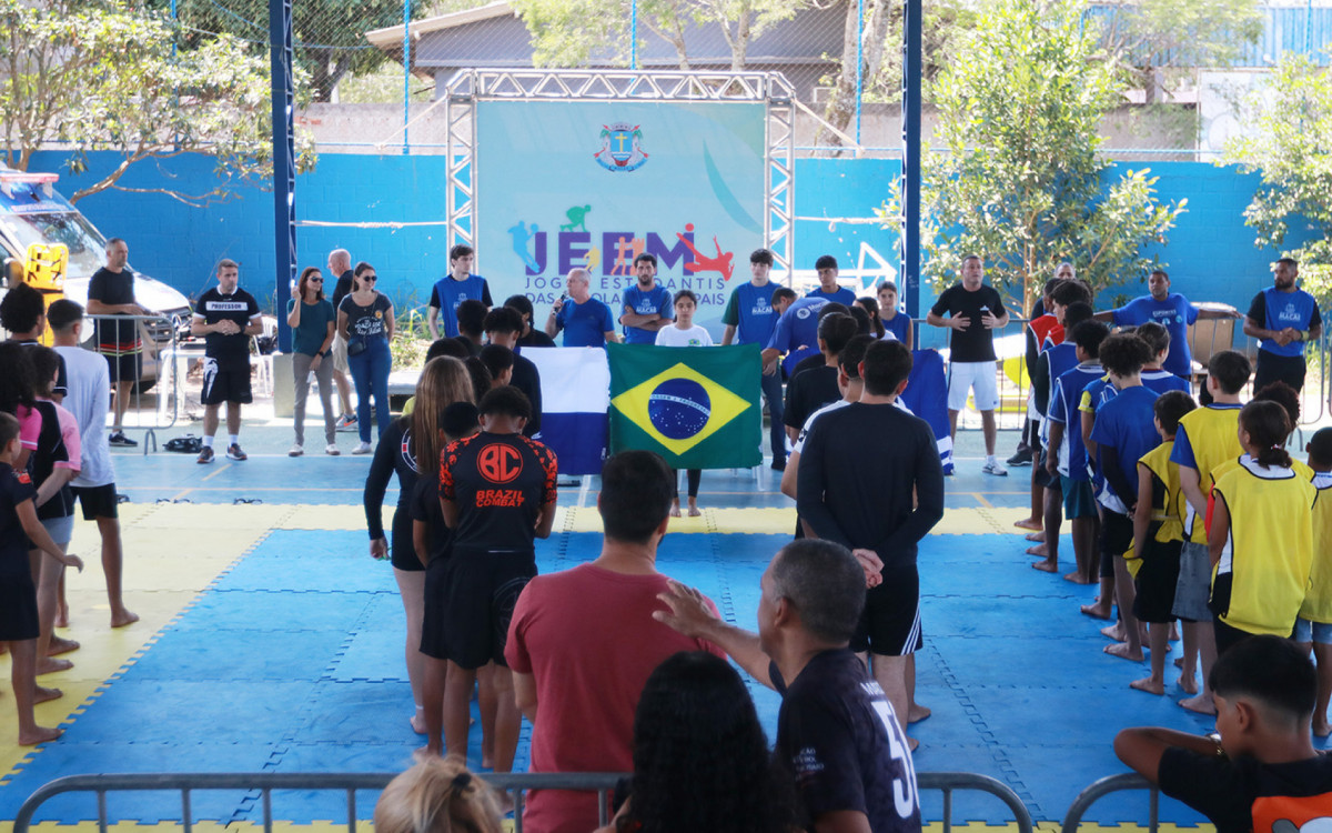 Alunos celebram a estreia do Jiu-Jitsu nos Jogos Estudantis, que fortalecem a inclusão social e o desenvolvimento jovem em Macaé