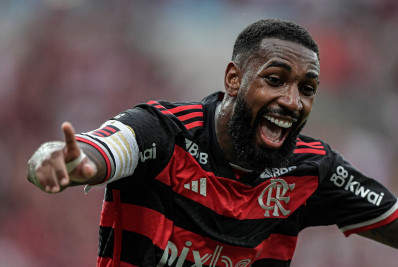 Pai e agente de Gerson cobra aumento de salário no Flamengo