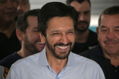 'Equilíbrio venceu todos e todos os extremismos', afirma Nunes em discurso