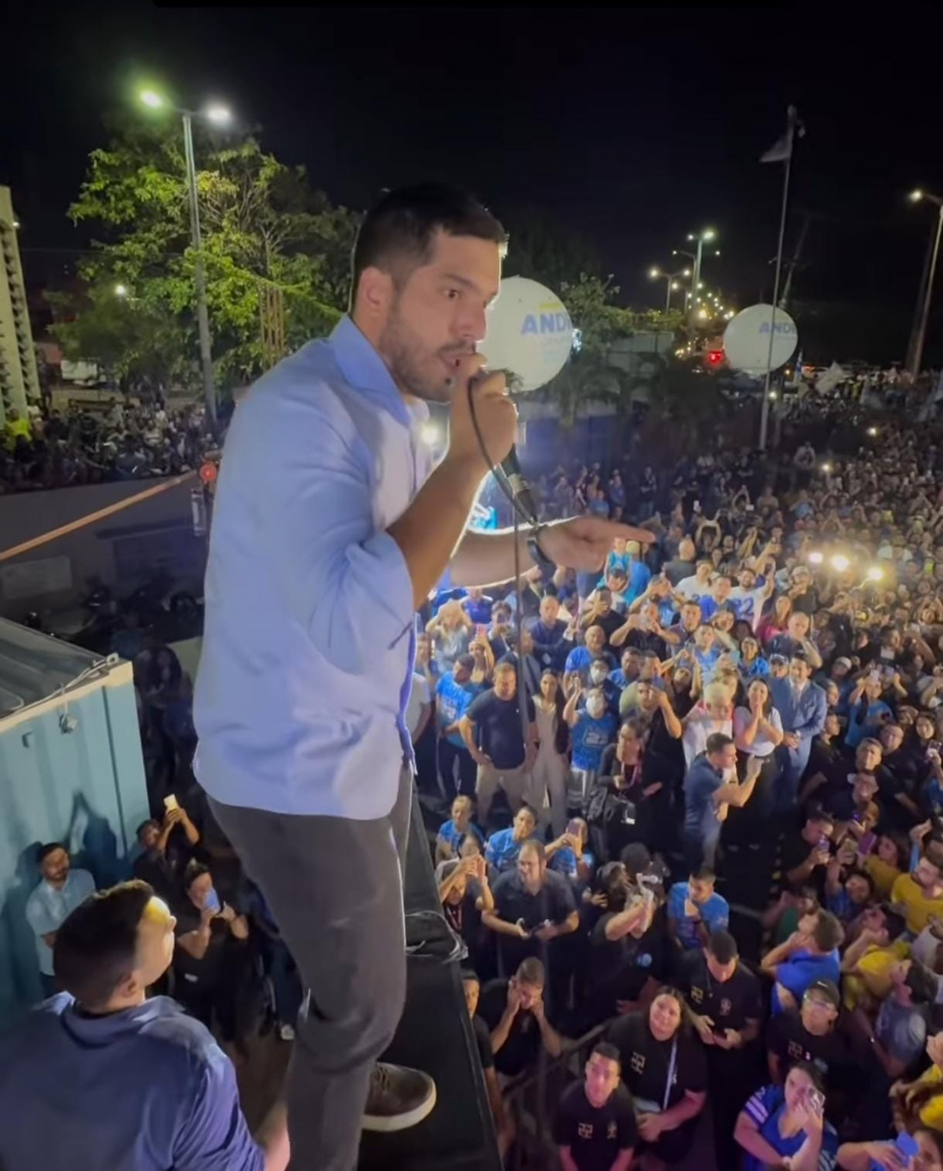 Deputado federal André Fernandes em manifestação após derrota no segundo turno