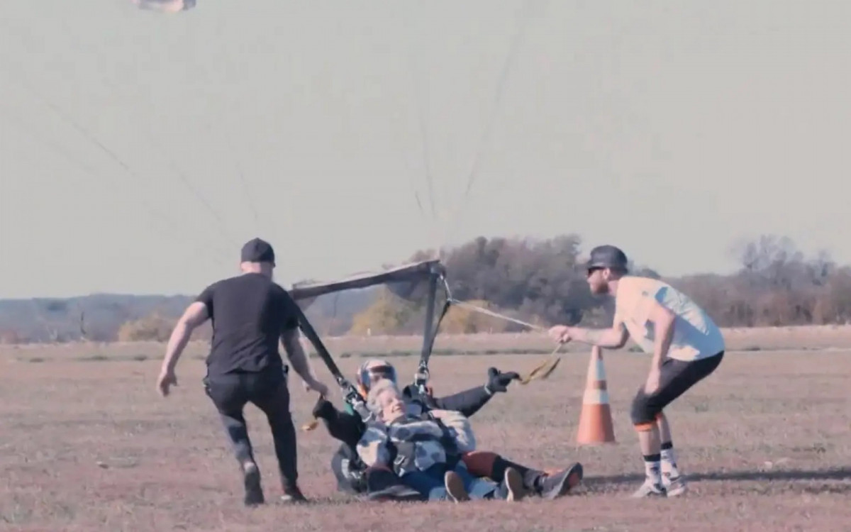 Filhos, netos e bisnetos da mulher acompanharam sua aterrisagem 