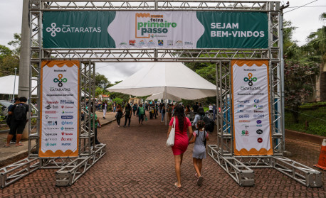 Feirão de empregos, no BioParque do Rio, em São Cristóvão, nesta segunda-feira (28) - Renan Areias/Agência O Dia