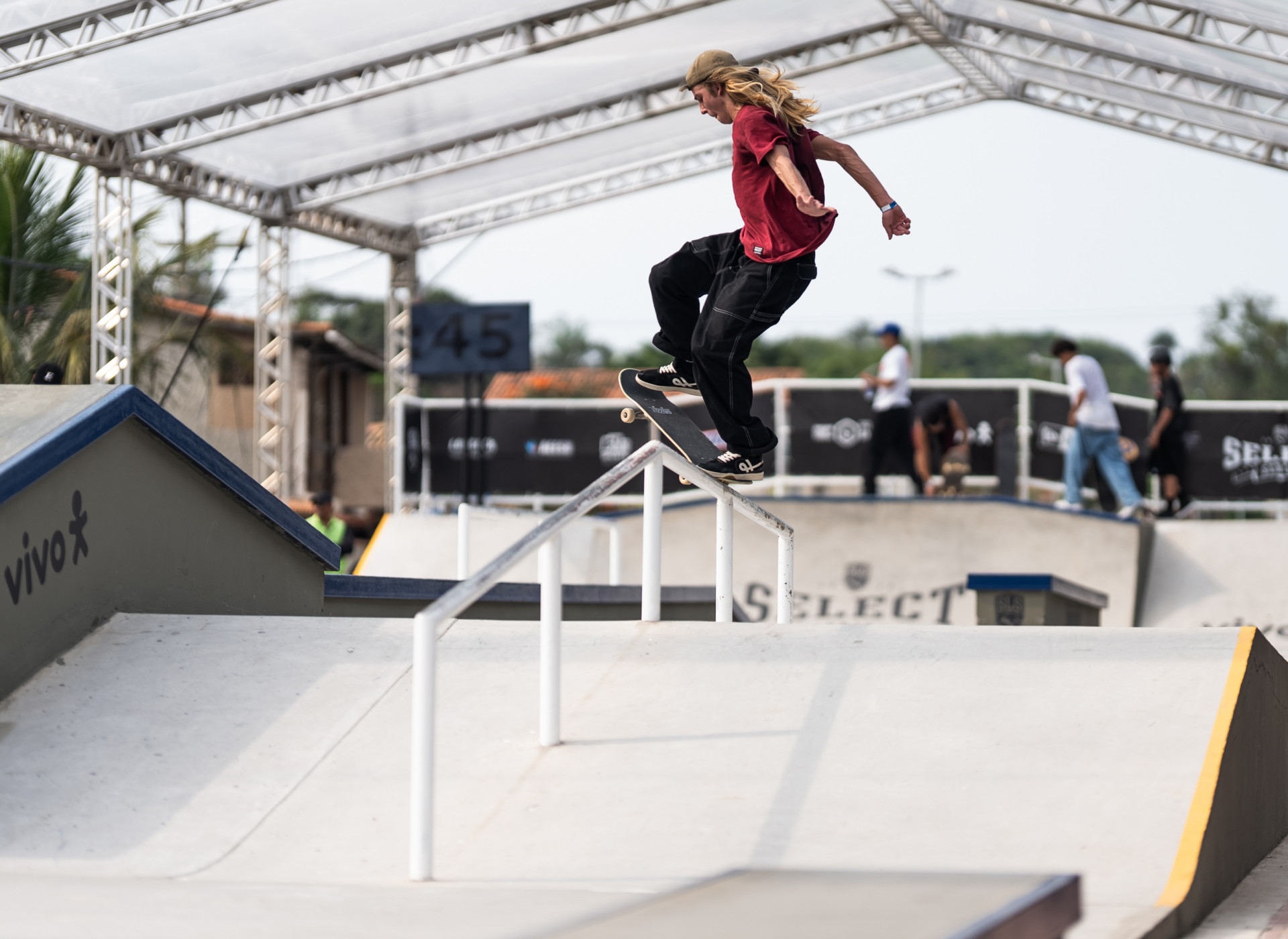 Sebastian Simonetto disputando o SLS Select Series em Saquarema - Divulgação/Dengos