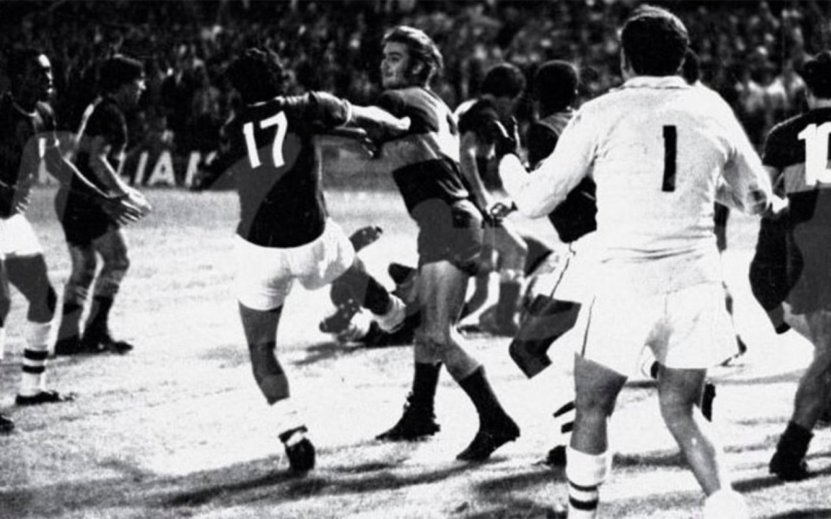 No dia 17 de março de 1971, o Boca Juniors recebeu na Bombonera no Sporting Cristal com a missão de vencer para seguir com chances de classificação para a segunda fase da Libertadores, que naquela época só dava vaga para o primeiro colocado de cada grupo