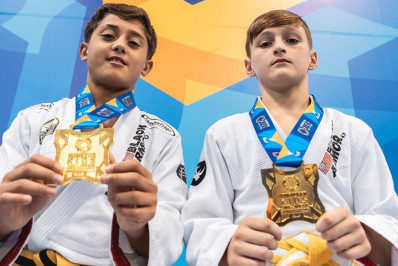 Dupla da White House Jiu-Jitsu School dá show no Europeu Kids da IBJJF