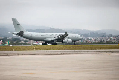 Avião com 221 brasileiros repatriados do Líbano chega a São Paulo