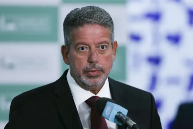 Lira anuncia apoio a Hugo Motta à sucessão na Câmara